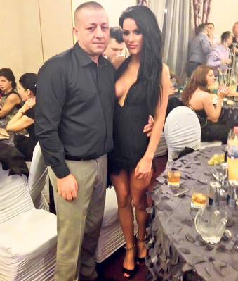 Daniela Crudu a luat parte la o petrecere organizata de catre Florin Costea, tatal lui Nila, iubitul vedetei tv