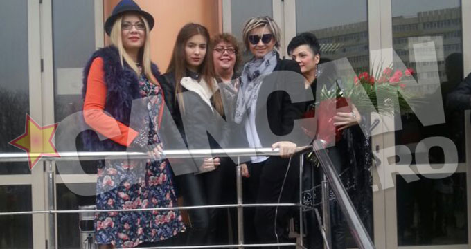 Anamaria Prodan asteapta si ea sosirea Oanei