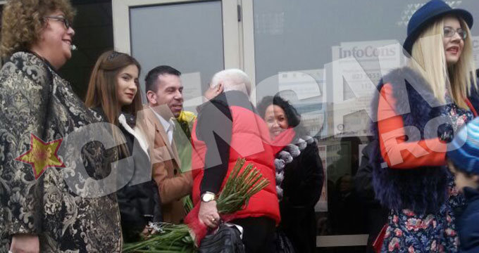 Si tatal lui Pepe, Ion Talent, se afla printre invitati, alaturi de fata Catincai, Calina