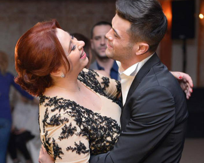 Oana Roman s-a maritat astazi cu Marius Elisei