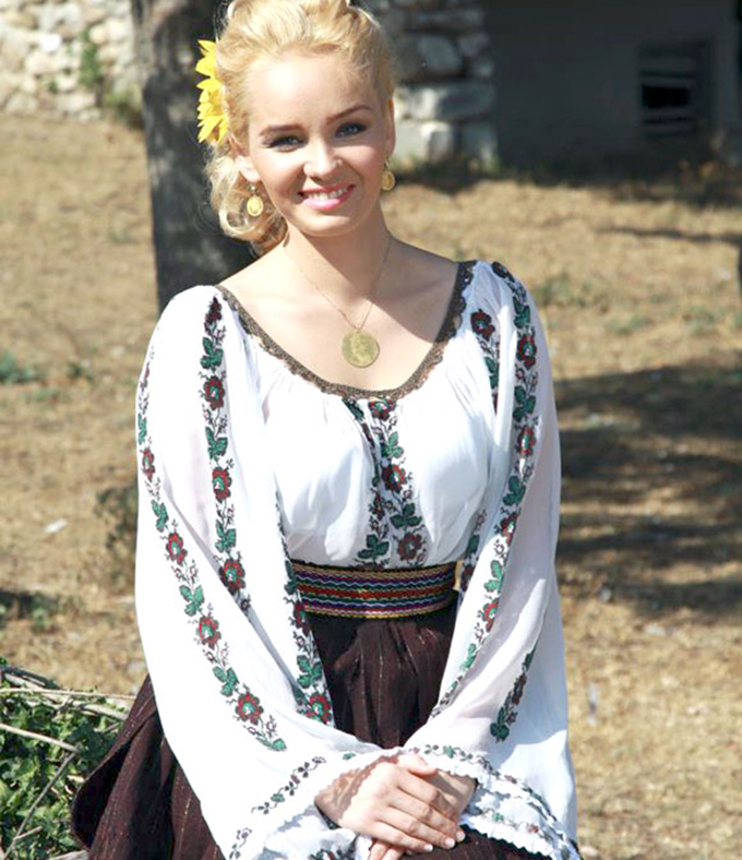 Mirela are toate sansele sa devina noua Bianca Dragusanu din showbizul romanesc