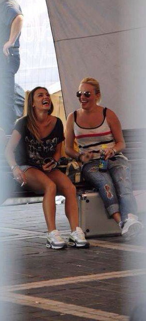 Aura se intelege de minune cu sora ei sursa: arhiva personala