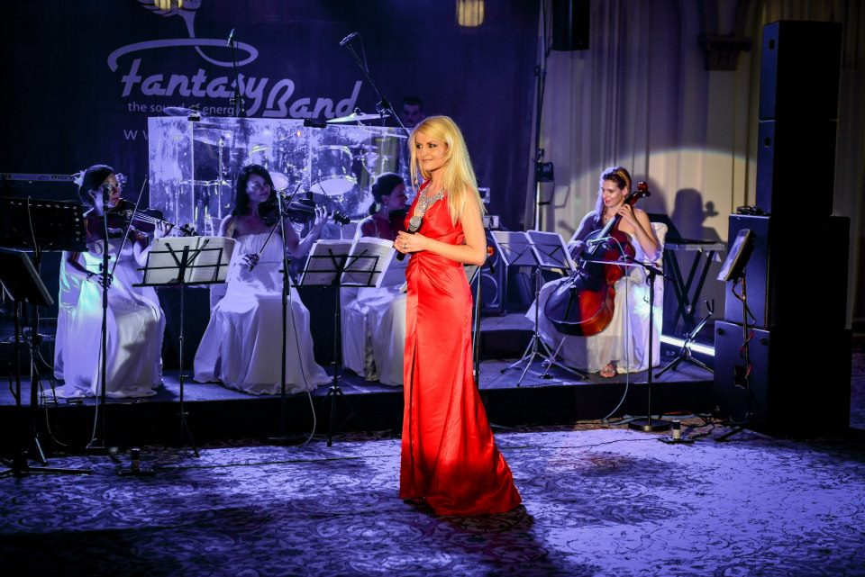 Ianna este extrem de dedicata carierei sale si muzicii, pentru care ar face orice sursa: arhiva personala