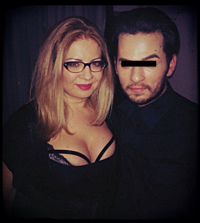 Zilele trecute, Vlad si-a pus la poza de profil de pe Facebook o poza cu el si creatoarea de moda foto: Facebook