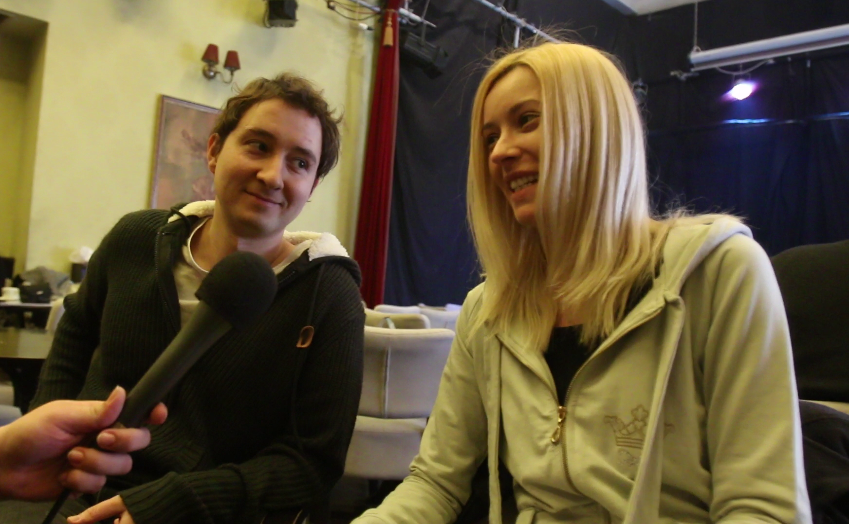 Pe parcursul interviului, Diana si Dan au fost in permanenta cu zambetul pe buze