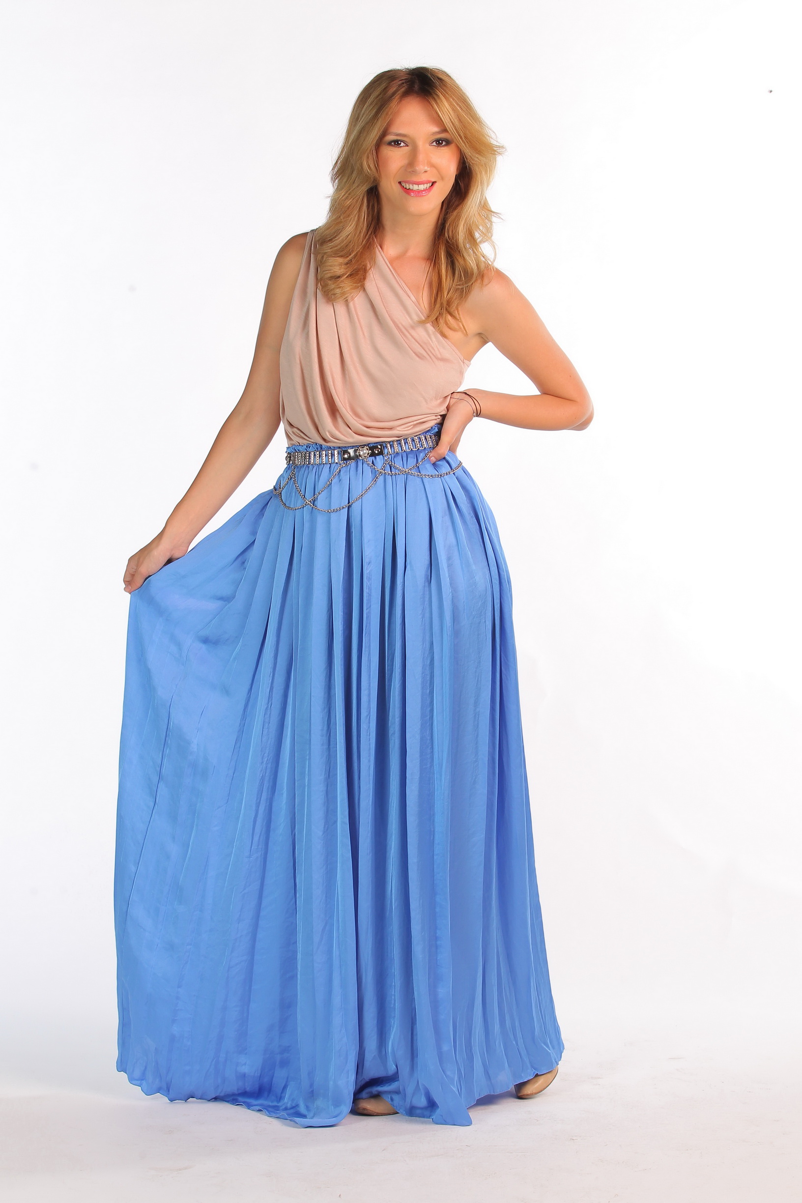 Cu ceva ani in urma, Adela prefera tinutele mai sobre