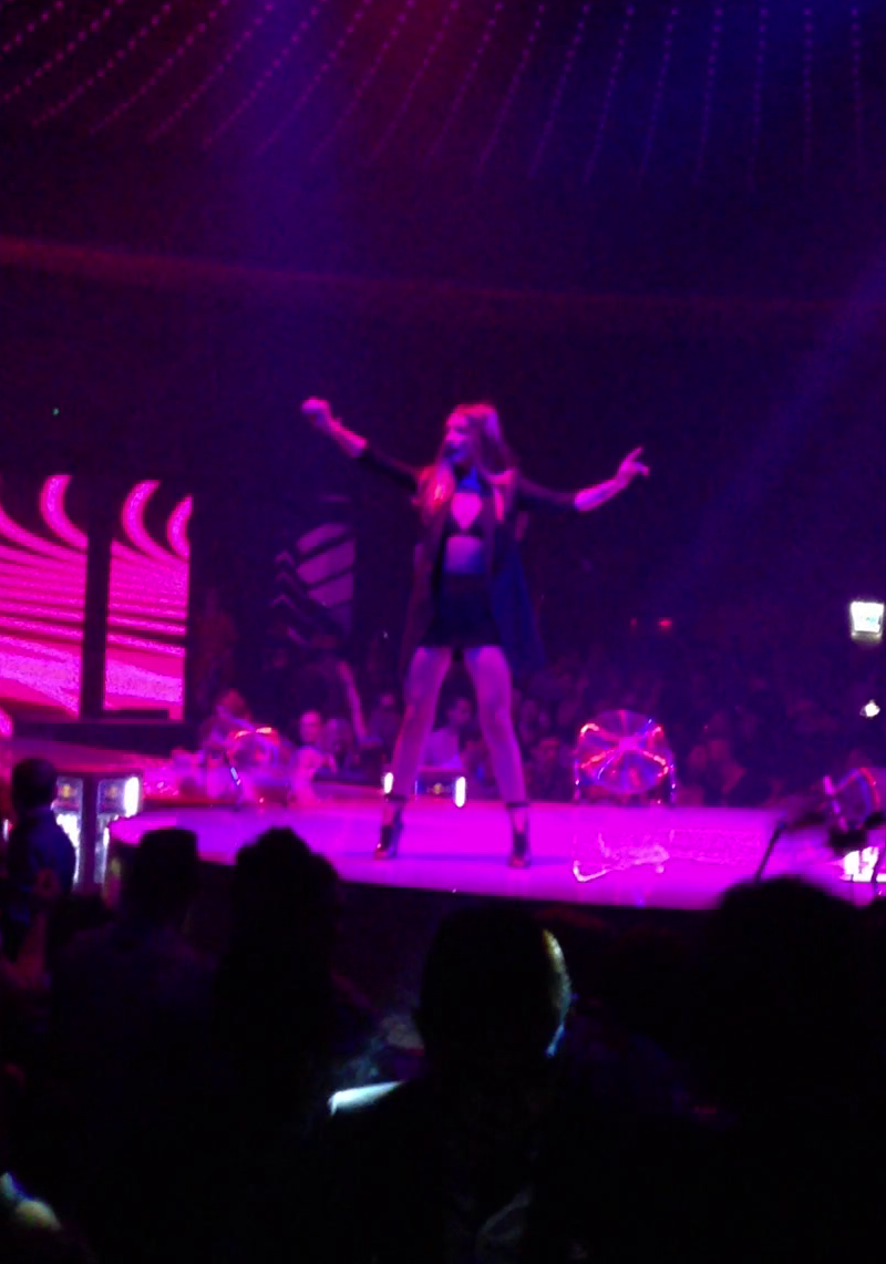 Roscata a cantat, in weekend, intr-un club din Capitala