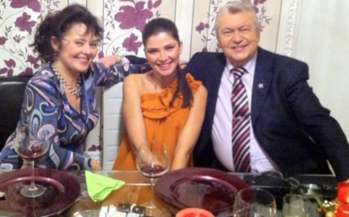 Gheorghe Turda, alaturi de iubita sa si de fiica acesteia, Alina Puscas