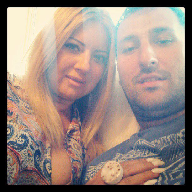 Pe Facebook, Catinca se declara implicata intr-o relatie complicata