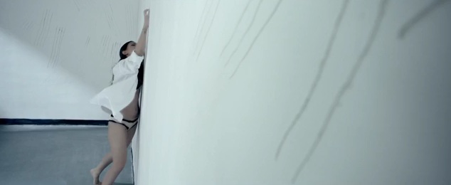 Sore nu s-a sfiit sa isi arate corpul tonifiat