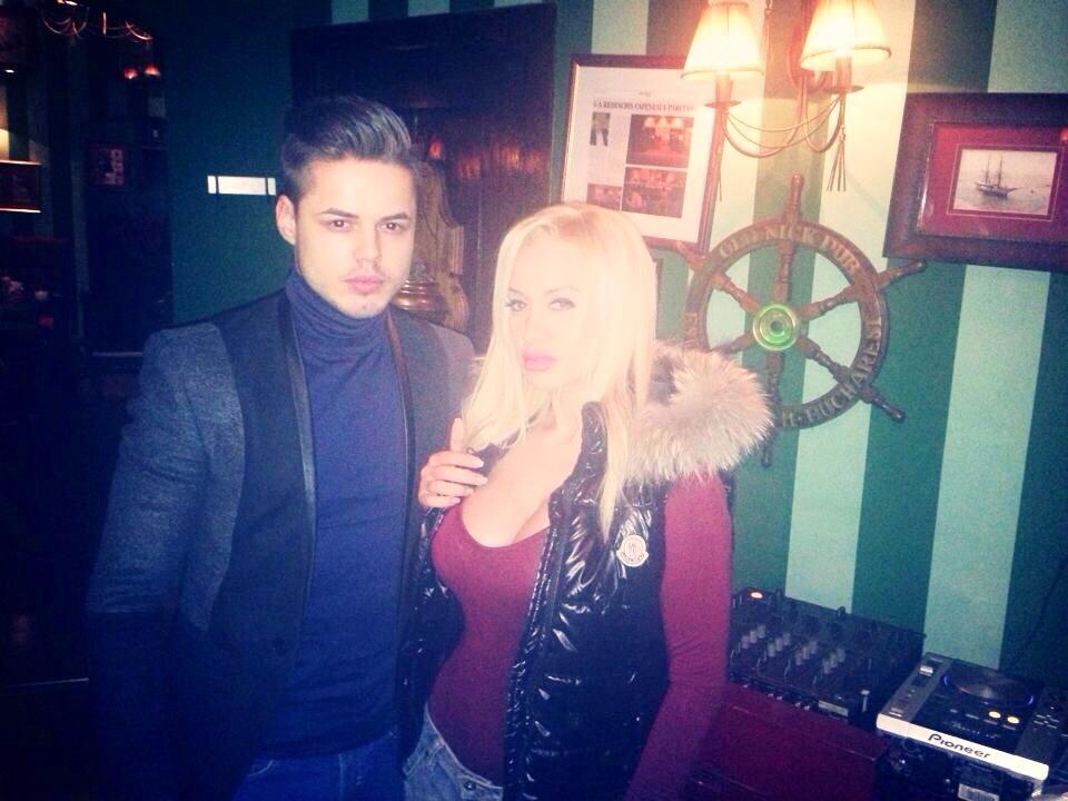 Simona Trasca, alaturi de un tinerel