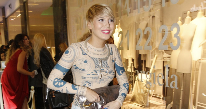 Cantareata se desurca excelent in cariera solo