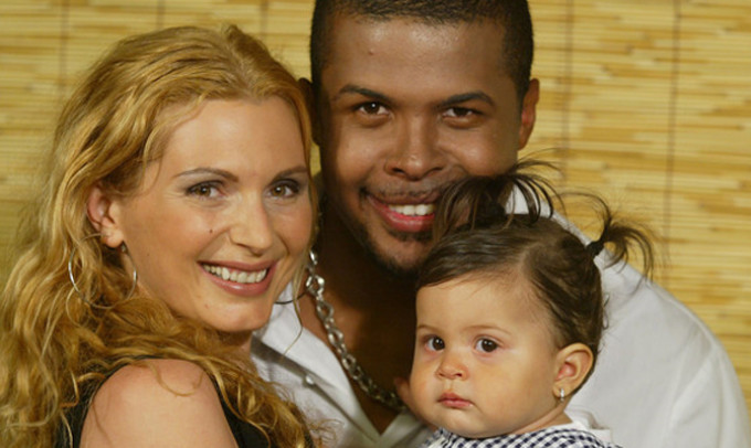 Cabral, fosta sotie Luana si fetita lor, cand era mica