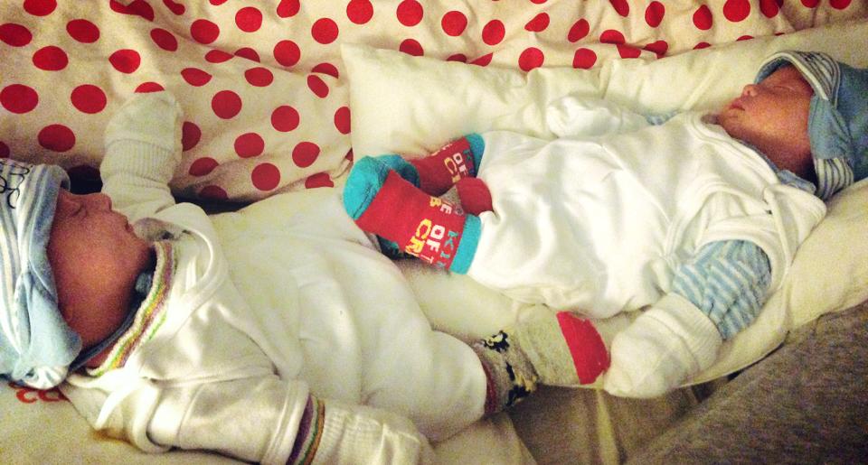 Rare sunt momentele in care baietii sunt linistiti si se pregatesc de somn, in acelasi timp