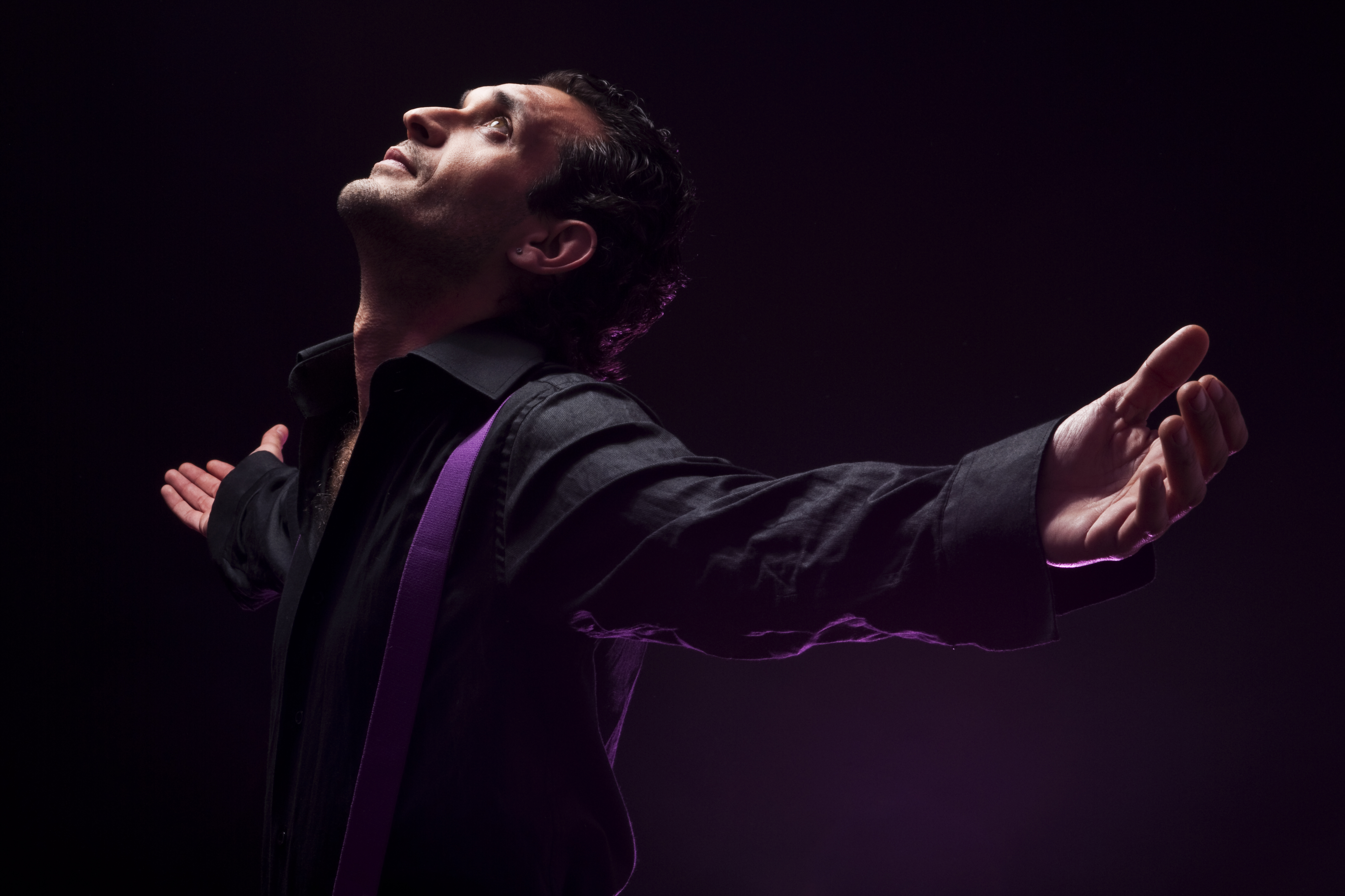 In fiecare clipa, Iulian ii multumeste lui Dumnezeu pentru tot ce i-a dat in viata asta sursa: arhiva personala