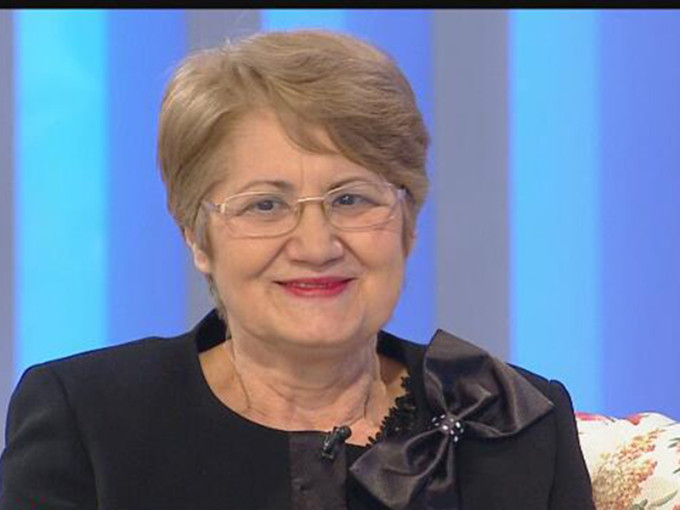 Si mama vedetei are probleme mari la coloana