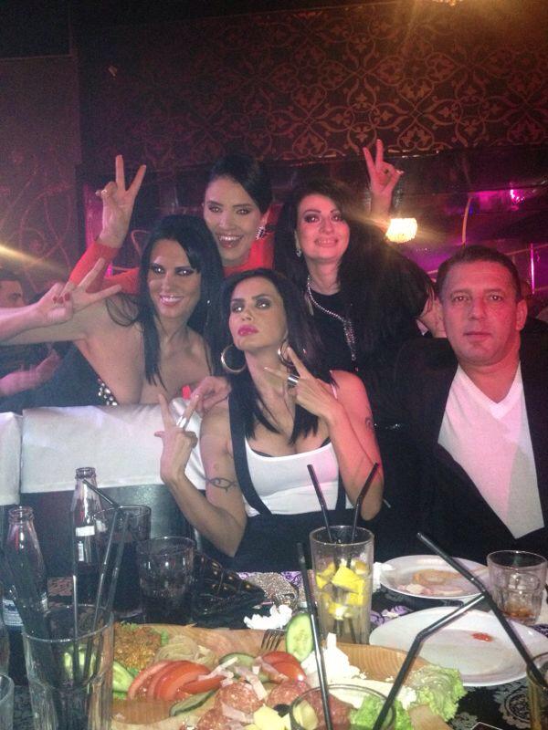 Oana Zavoranu alaturi de Adelina Pestritu si Costin Marculescu