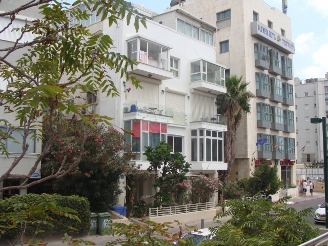 Asa arata blocul in care va locui Adrian Cristea