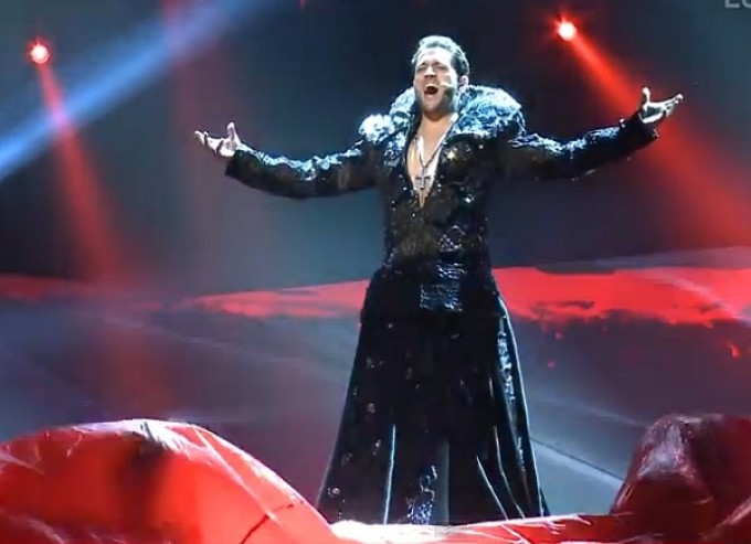 Cezar Ouatu, pe scena Eurovisionului de la Malmo sursa: arhiva personala