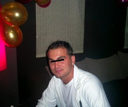 Florin Secrieriu are 28 de ani si este din Bucuresti. In prezent, lucreaza drept controlor de trafic la o cunoscuta firma de bere din Romania sursa: arhiva personala