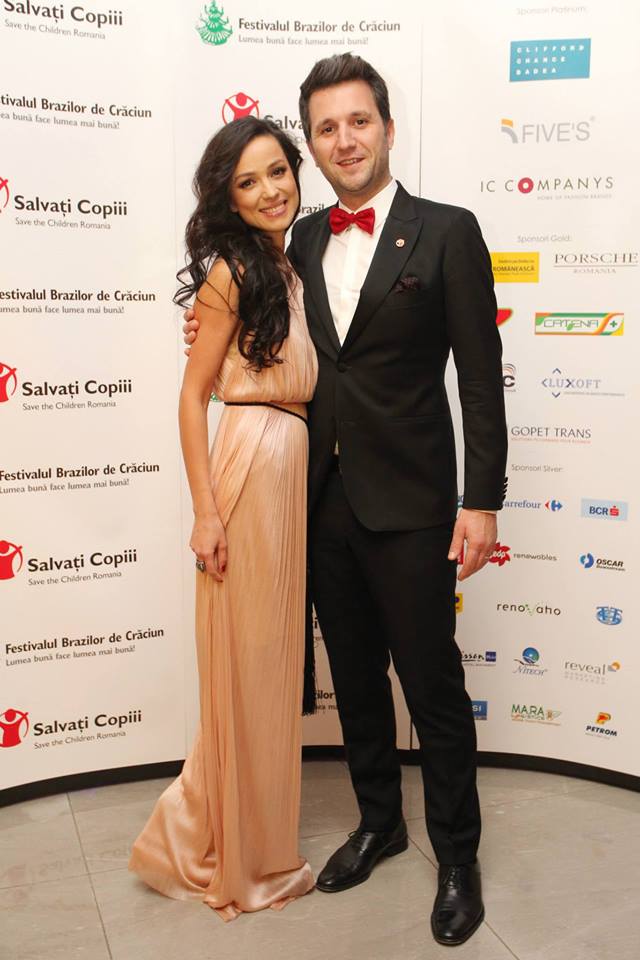 Andi Moisescu, alaturi de frumoasa lui sotie care i-a daruit doi baieti sursa:arhiva personala