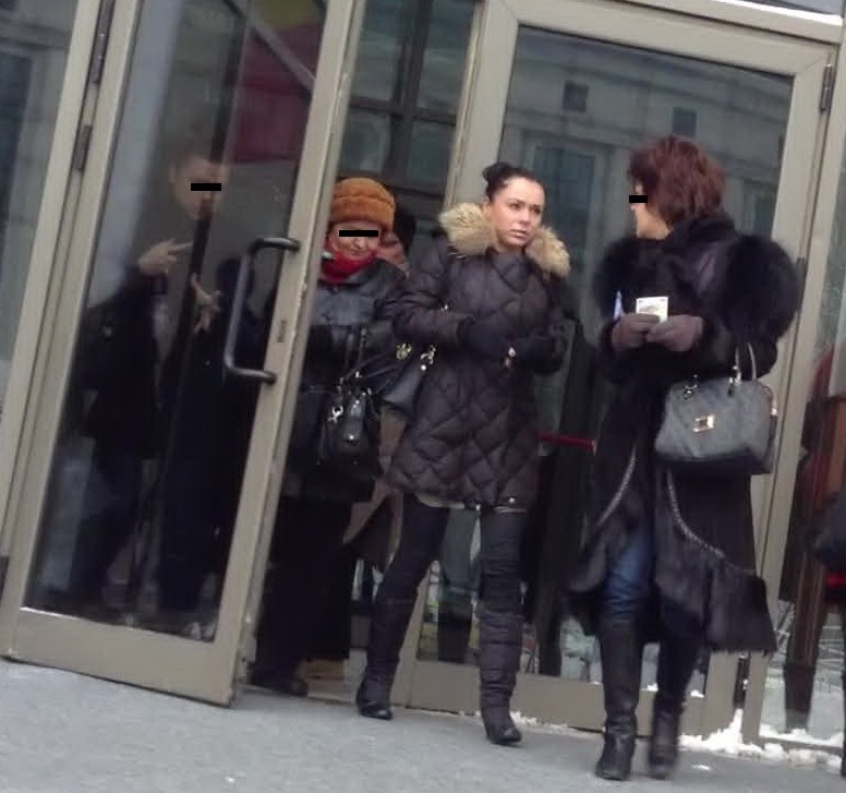 Catalina si mama ei au cerut judecatorilor sa emita un ordin de protectie prin care sa-l oblige pe Sisu sa nu se mai apropie de ele