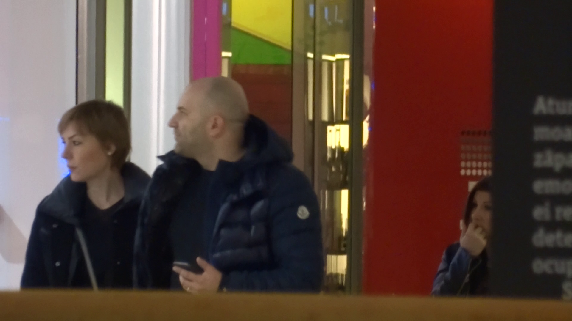 Cei doi se comporta ca un cuplu cu state vechi