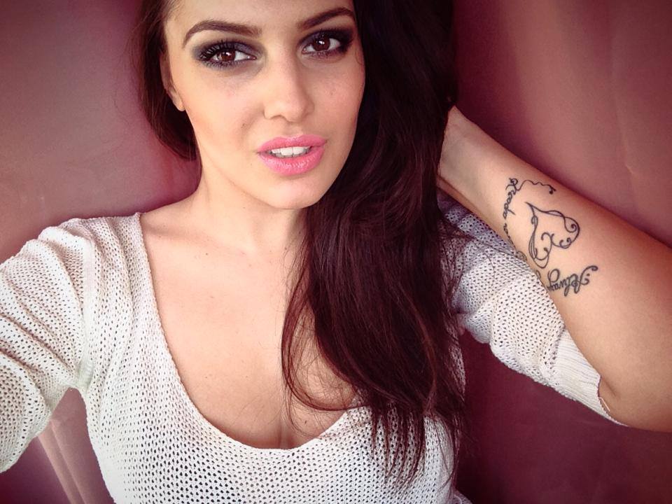 Amalia, alias Saya, este mai mica decat senatorul cu 14 ani