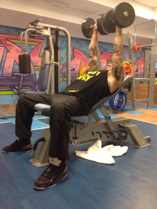 Alex Velea la sala de forta