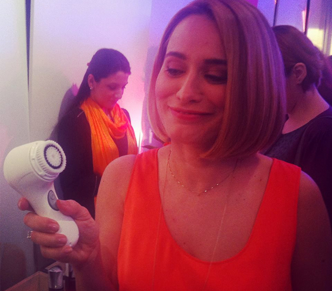 Recent, Andreea a primit un aparat de curatat