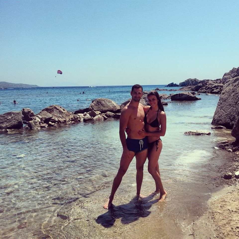 Cantareata are iubit de o bucata buna de vreme