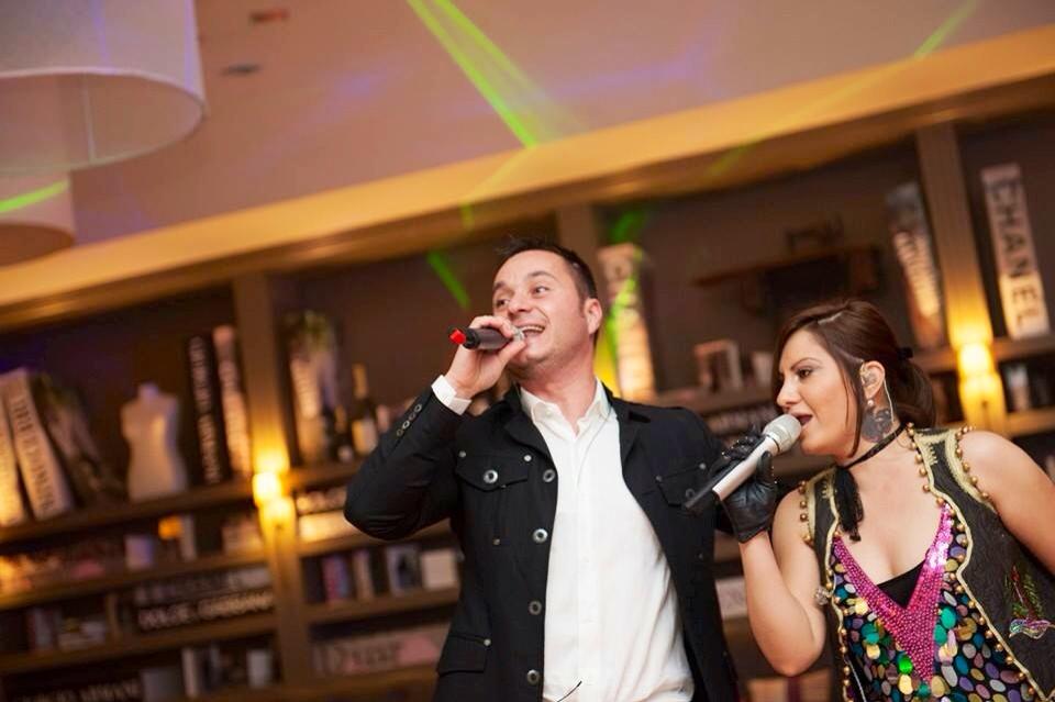 Moni-k, alaturi de Ionut Ungureanu sursa: studio alb