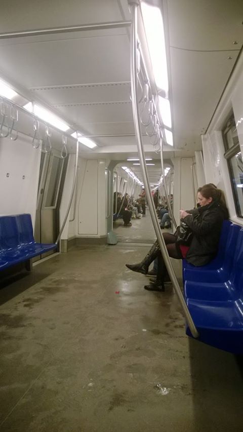 Dana Savuica le-a povestit prietenilor virtuali despre experienta cu metroul