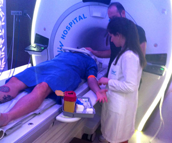 Catalin a facut un RMN in Turcia, iar vestile sunt cat se poate de proaste