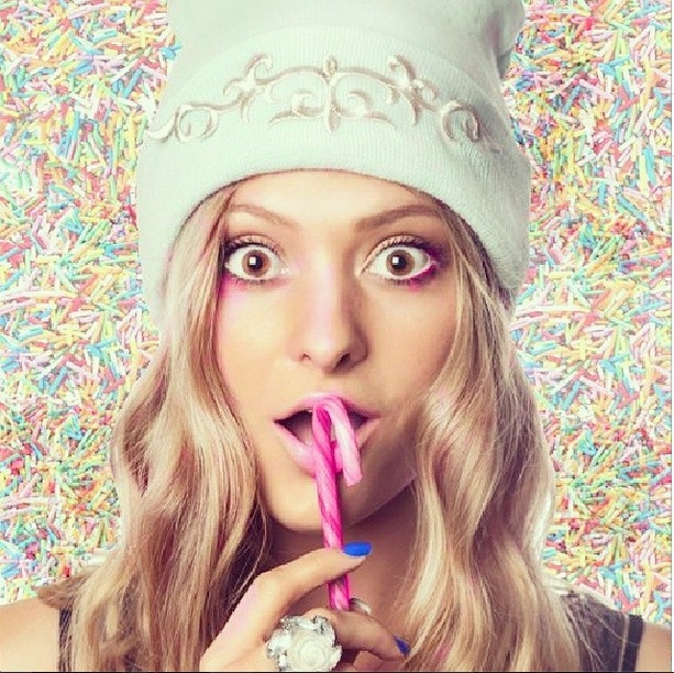 Ioana incearca sa calce pe urmele Deliei