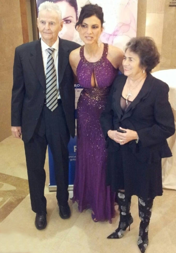 Parintii Ramonei i-au dus dorul in perioada in care a fost departe de Romania