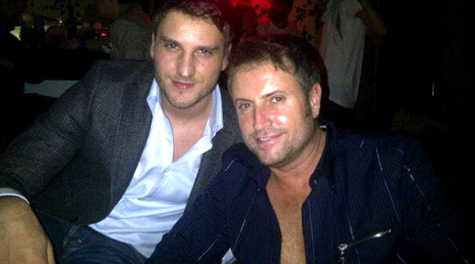 Bote, alaturi de presupusul lui copil din flori, Andrei Iordache