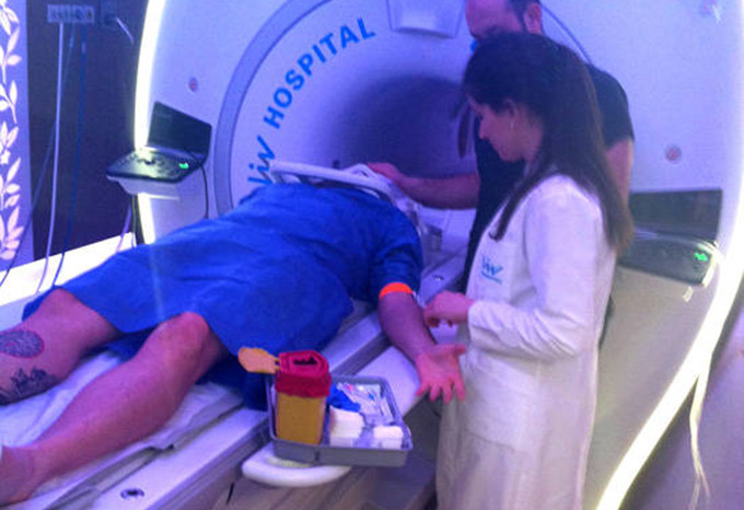 Bote a fost supus unui RMN in clinica Liv din Instanbul