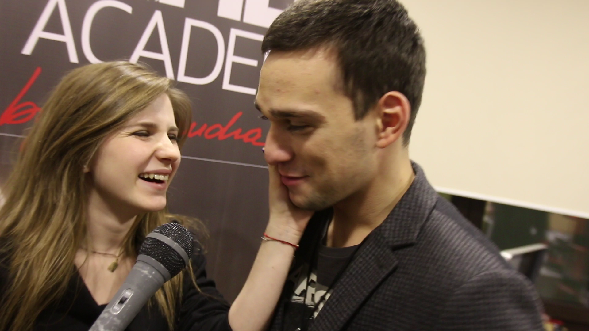 Criss si Vlad se inteleg foarte bine, iar dragostea pluteste in aer