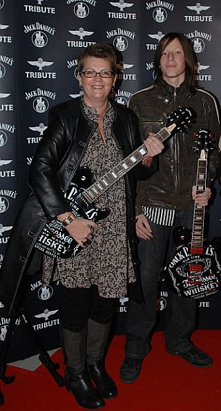 Bubu, alaturi de mama ei, Crina Mardare sursa: viva.ro