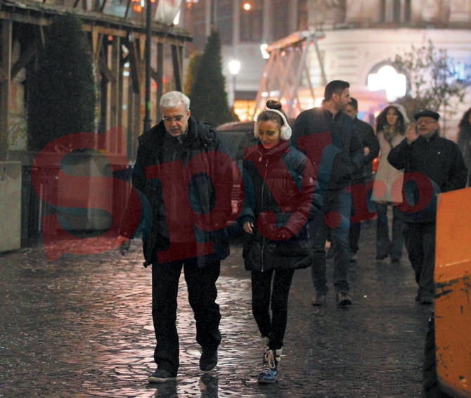 Catalin Crisan a petrecut o seara in oras impreuna cu fiica lui din prima casatorie.