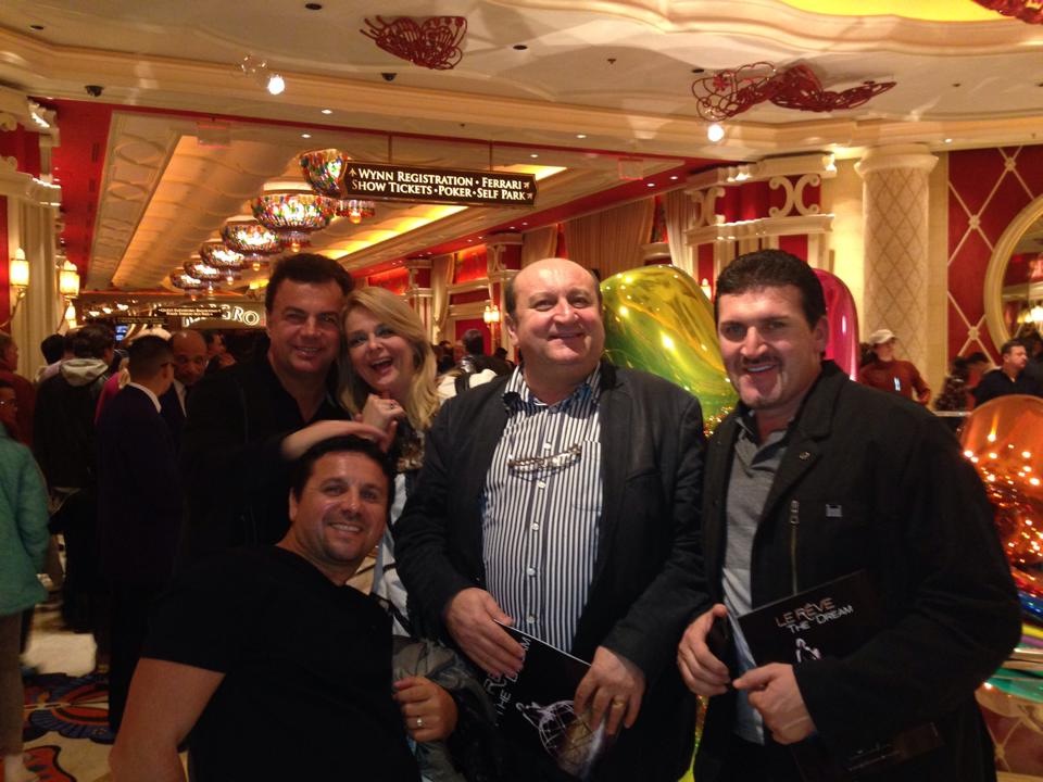 Cantaretul pare sa se inteleaga de minune cu vedeta tv, comportandu-se in continuare ca doi indragostiti