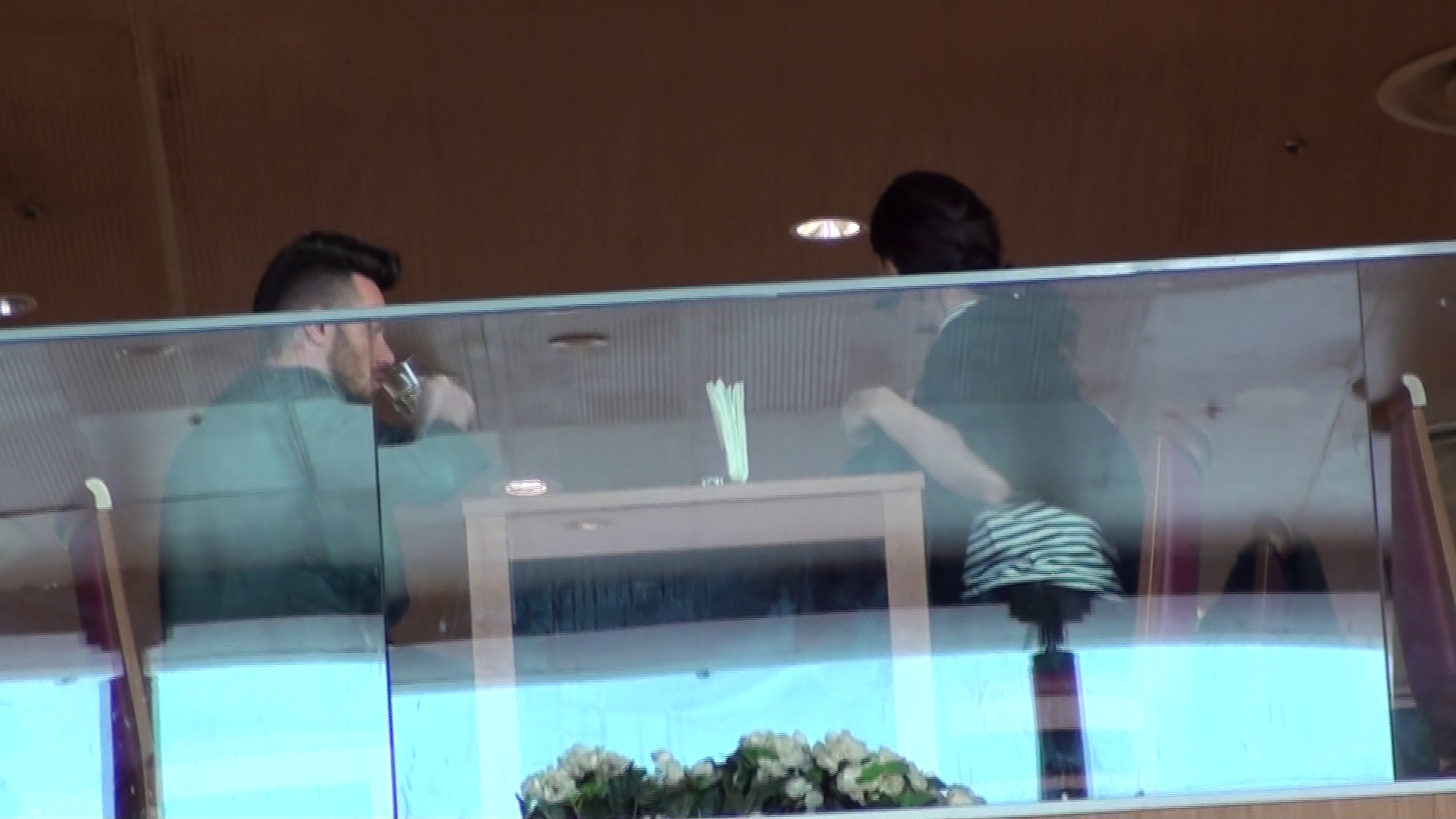 Gabi si Tavi au mancat la un restaurant din mall