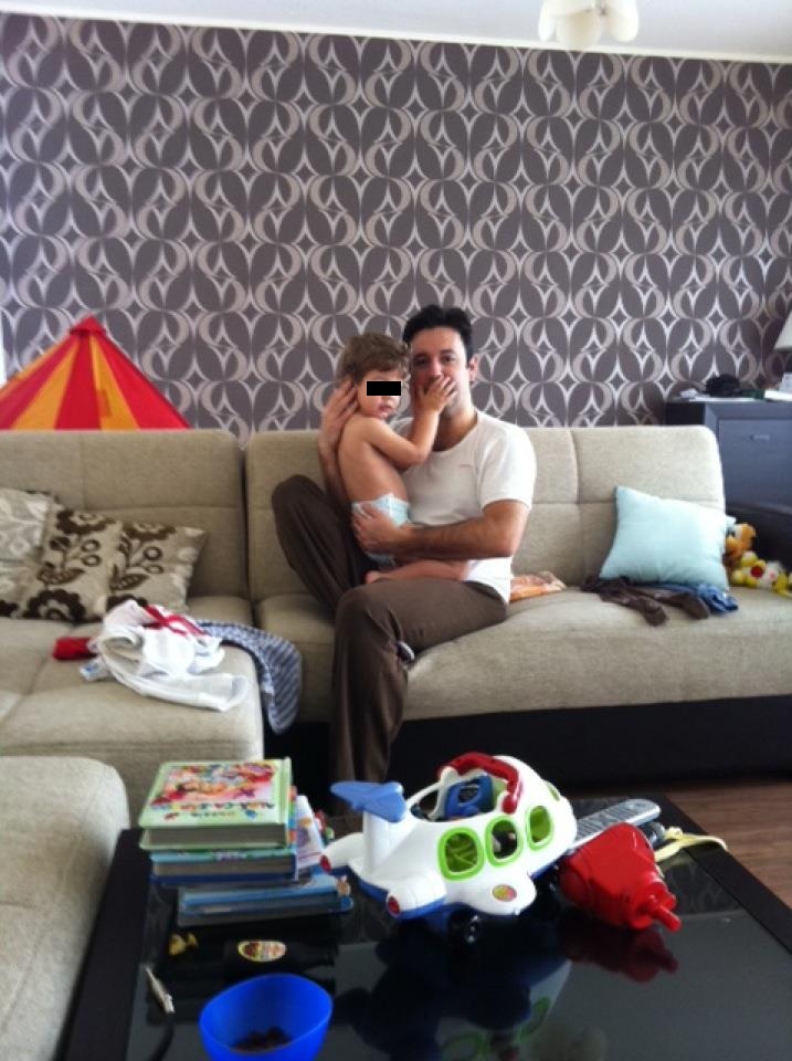 Calin Pop isi imparte viata intre munca la cabinetele stomatologice si familie