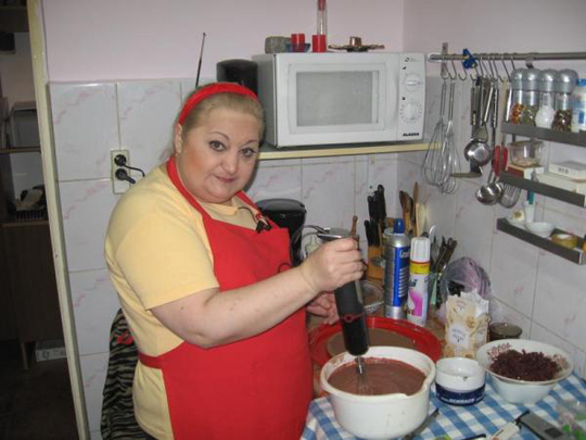 Simpatica actrita a devenit experta in prepararea dulciurilor