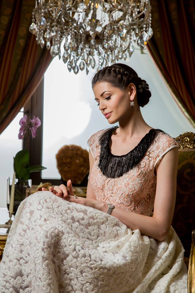 Monica spune in mesaj ca se tot gandeste la viata ei