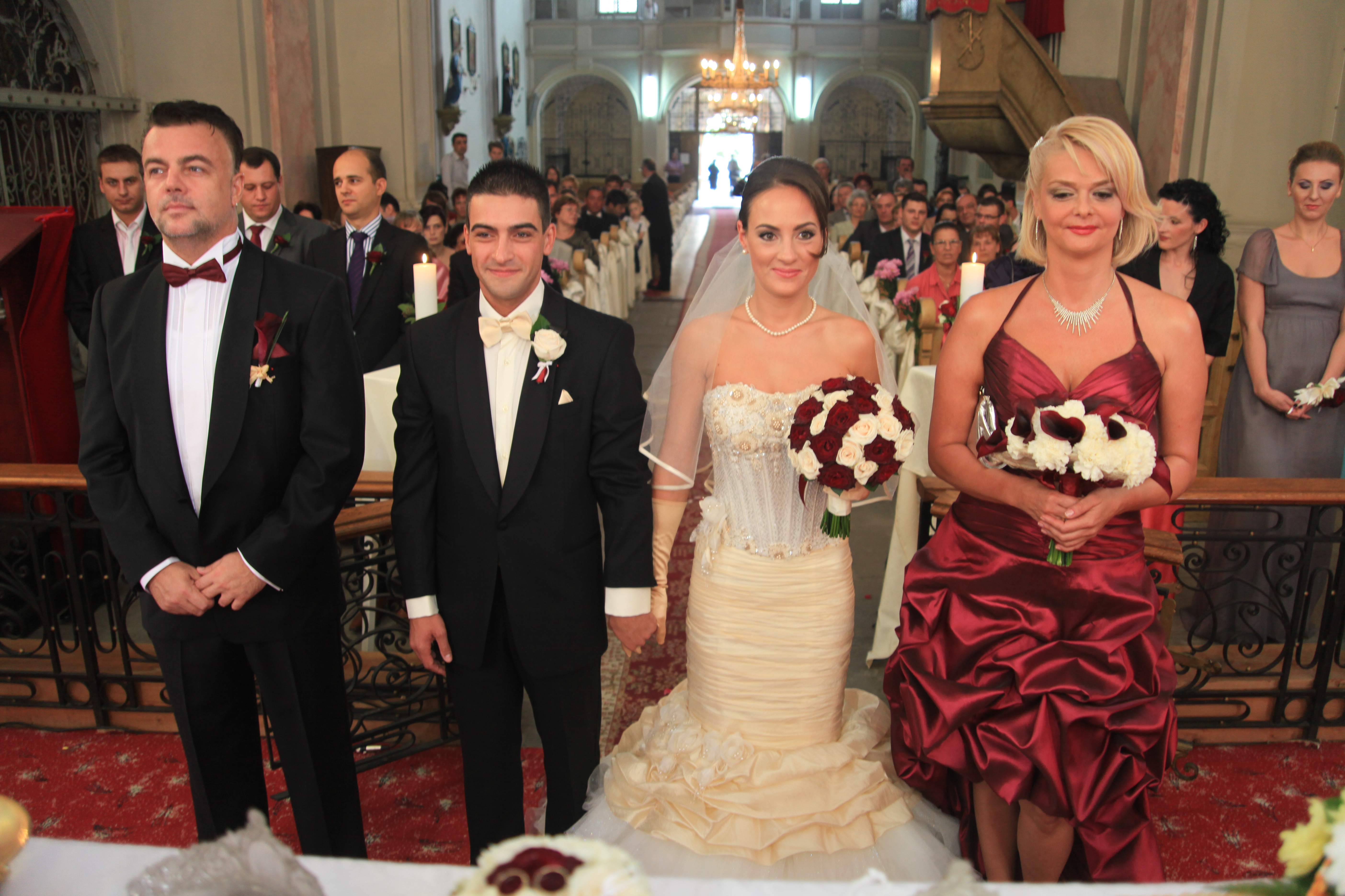 Exista zvonuri conform carora Adrian Enache si Iuliana Marciuc s-ar fi casatorit, in Las Vegas