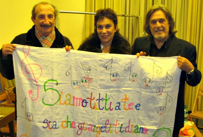 Solistii au fost extraziati dupa concertul din Romania, de anul trecut. Sursa foto: mondenonline.ro