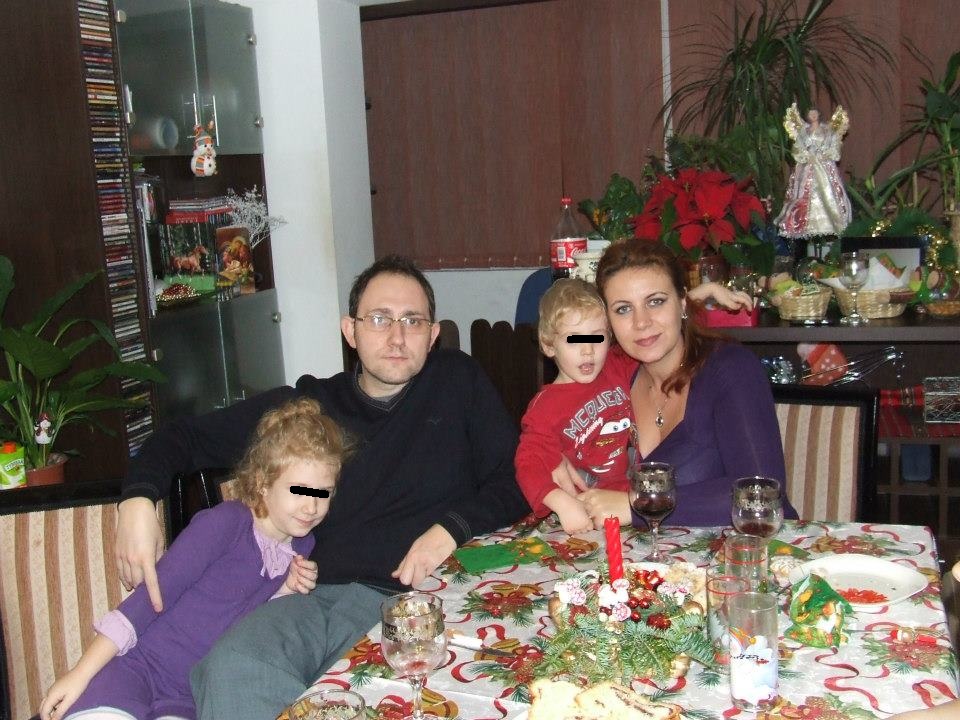 Actorul, alaturi de frumoasa lor familie sursa: Facebook