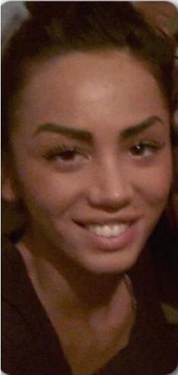 Nemachiata si fara operatii estetice, bruneta nu are deloc imaginea pe care o afiseaza astazi